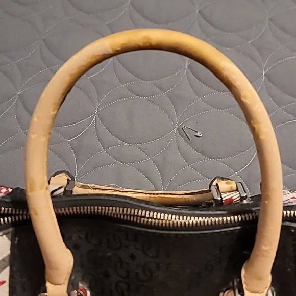 Guess purse - Picture 13 of 14